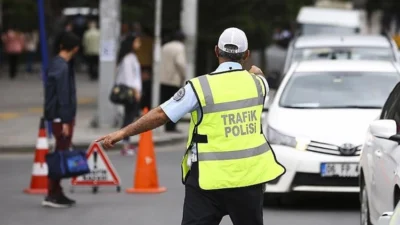 Ankara’da Yayalara Çarpan Motosiklet Dehşet Saçtı: 2’si Ağır 4 Yaralı