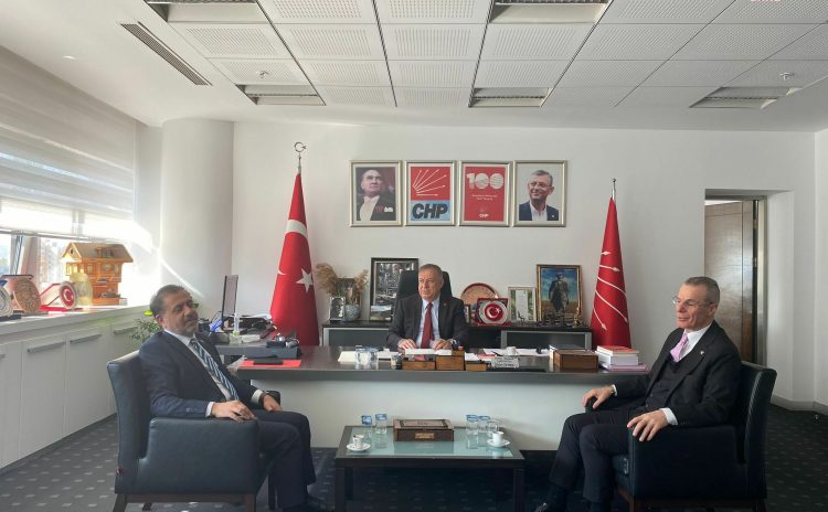 CHP Genel Başkan Yardımcısı Gökan Zeybek, Yeniden Refah Partisi heyeti ile görüştü