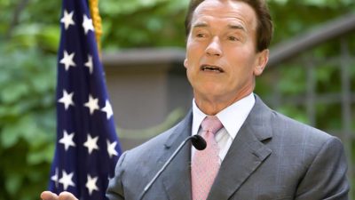 Arnold Schwarzenegger de rengini belli etti