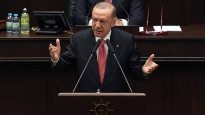 Erdoğan’dan Bahçeli’nin DEM Partililerle tokalaşmasına övgü: Çok kıymetli buluyoruz