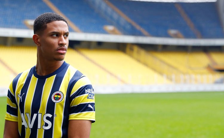 Fenerbahçe, Jayden Oosterwolde’nin bonservisini belirledi