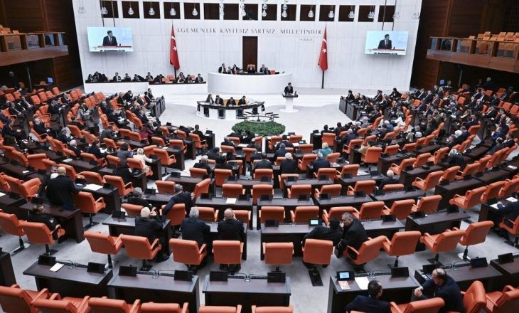 CHP’li Murat Emir: ‘Etki ajanlığı’ teklifi geri çekildi