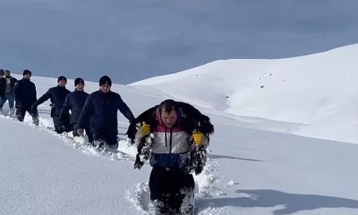 Karda kaybolmuşlardı… Dron kamerasıyla bulundular