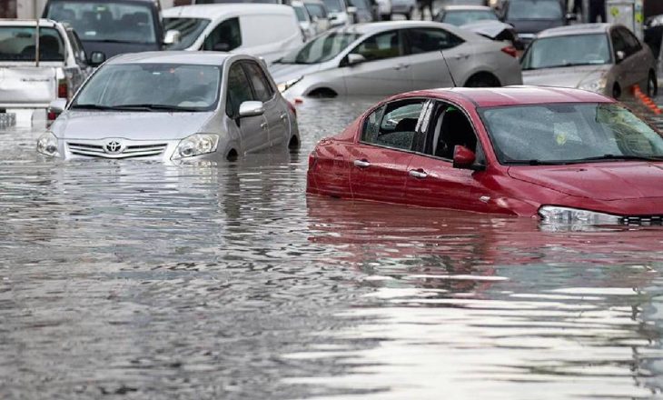 Antalya’da Sağanak Etkili Oldu: 6 İlçesinde Eğitime Ara Verildi