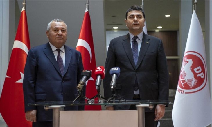 Demokrat Parti’de Kongre Gerginliği: İstifa Etmeleri Bekleniyor